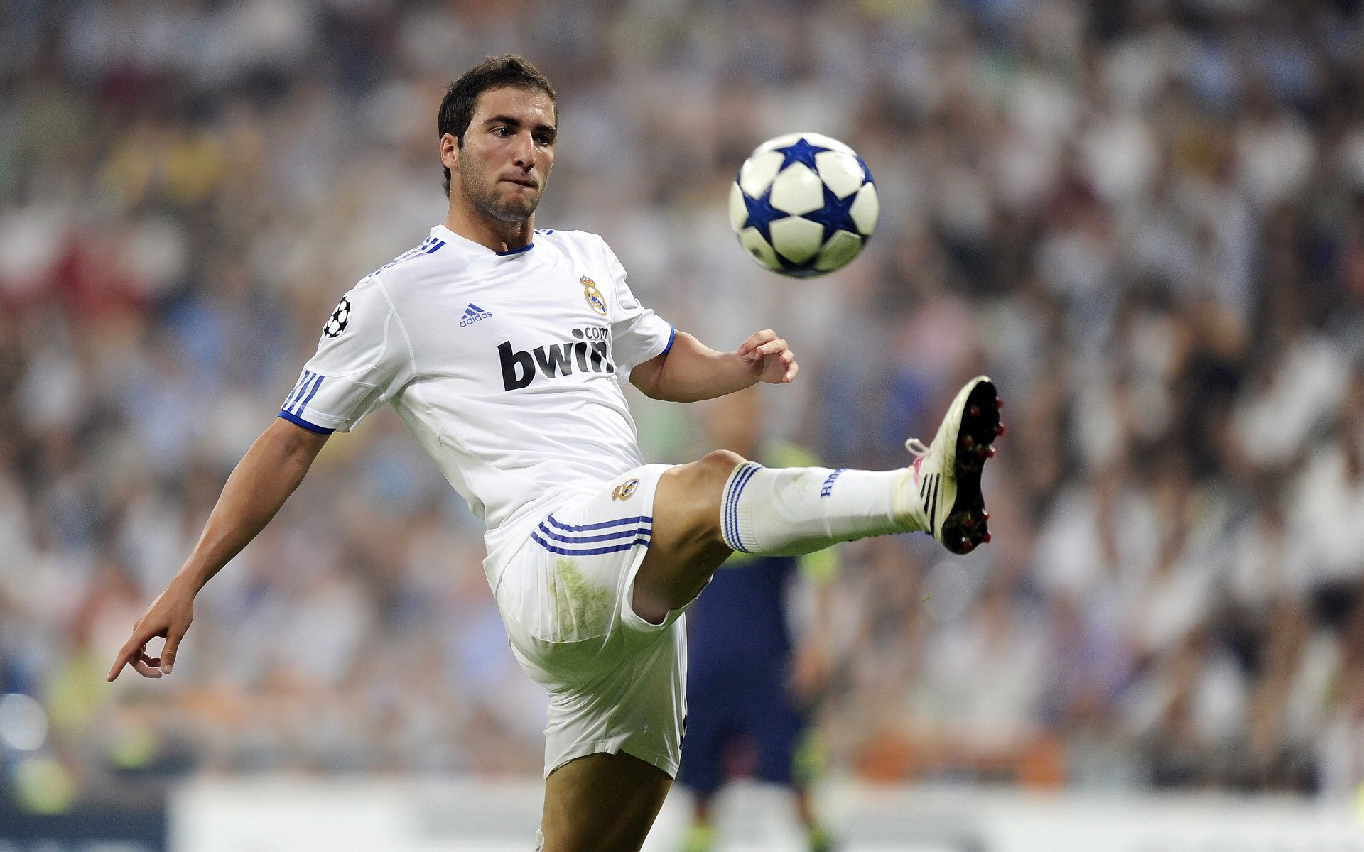 勇士击败快船库里三分准如雷，勇士打快船库里超远三分是哪一场