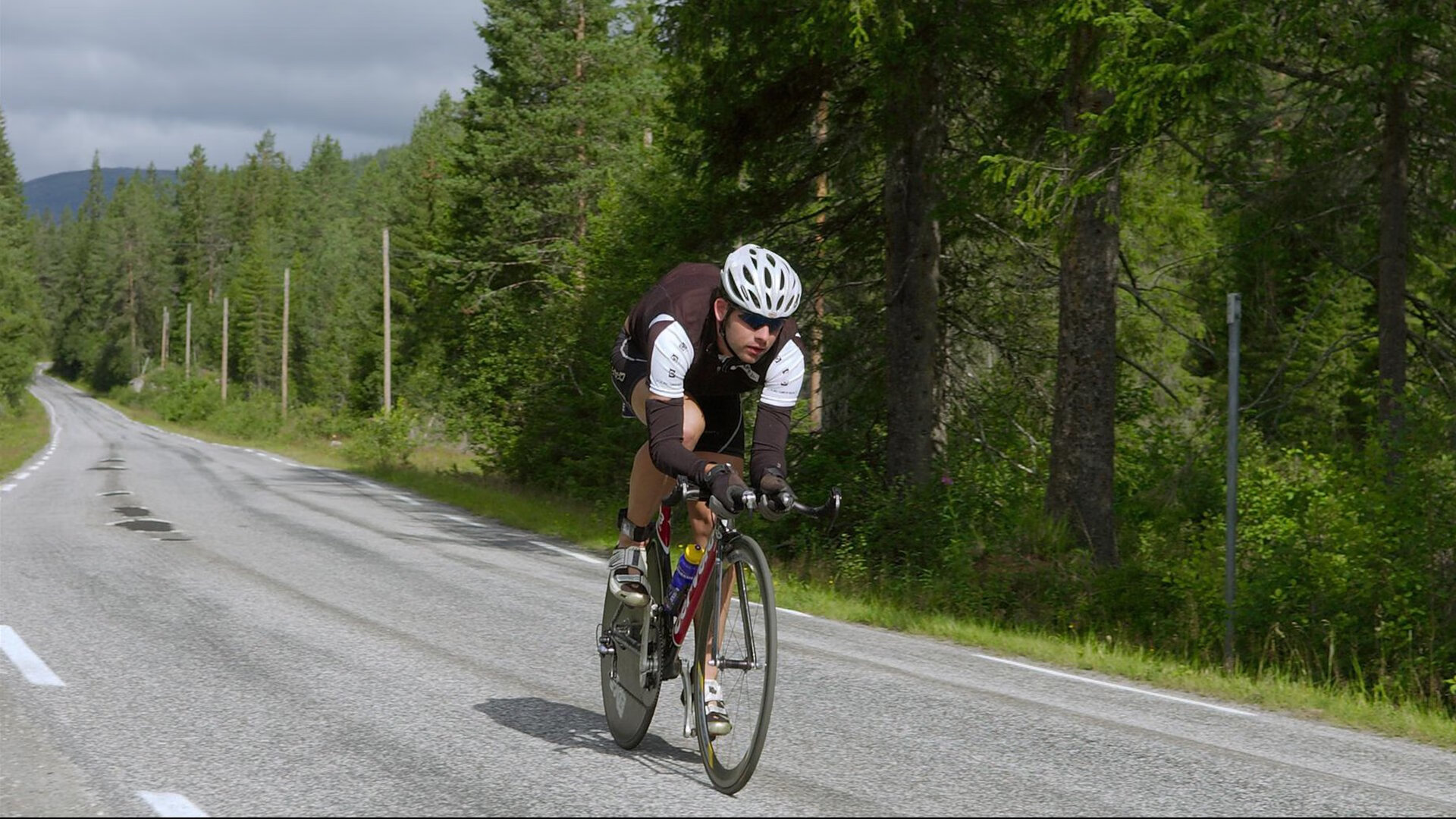 塞尔维亚国家队豪取三分，壮志凌云，塞尔维亚男子足球国家队
